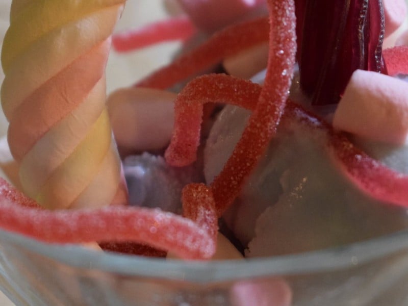 Kids-Bubble-Gum-Ice-Cream-Sundae-800x600